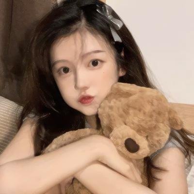 挥着翅膀的女孩